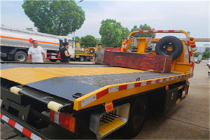 巴林右旗附近拖车电话号码服务